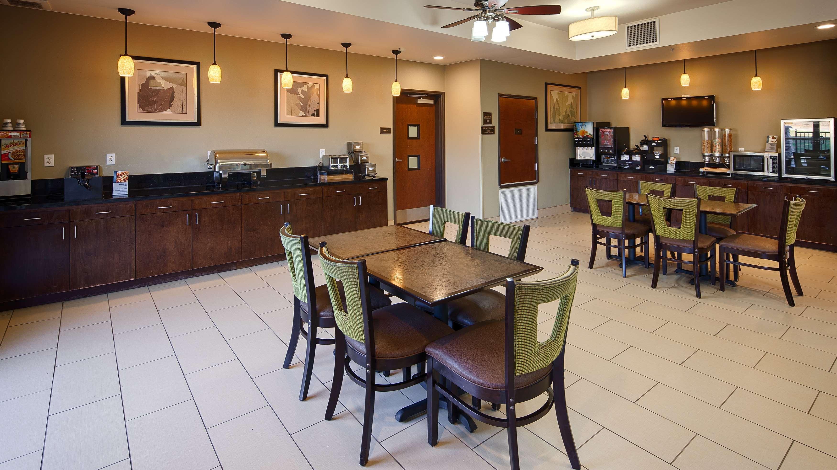 Best Western Plus DeSoto Inn&Suites Mansfield Exterior foto