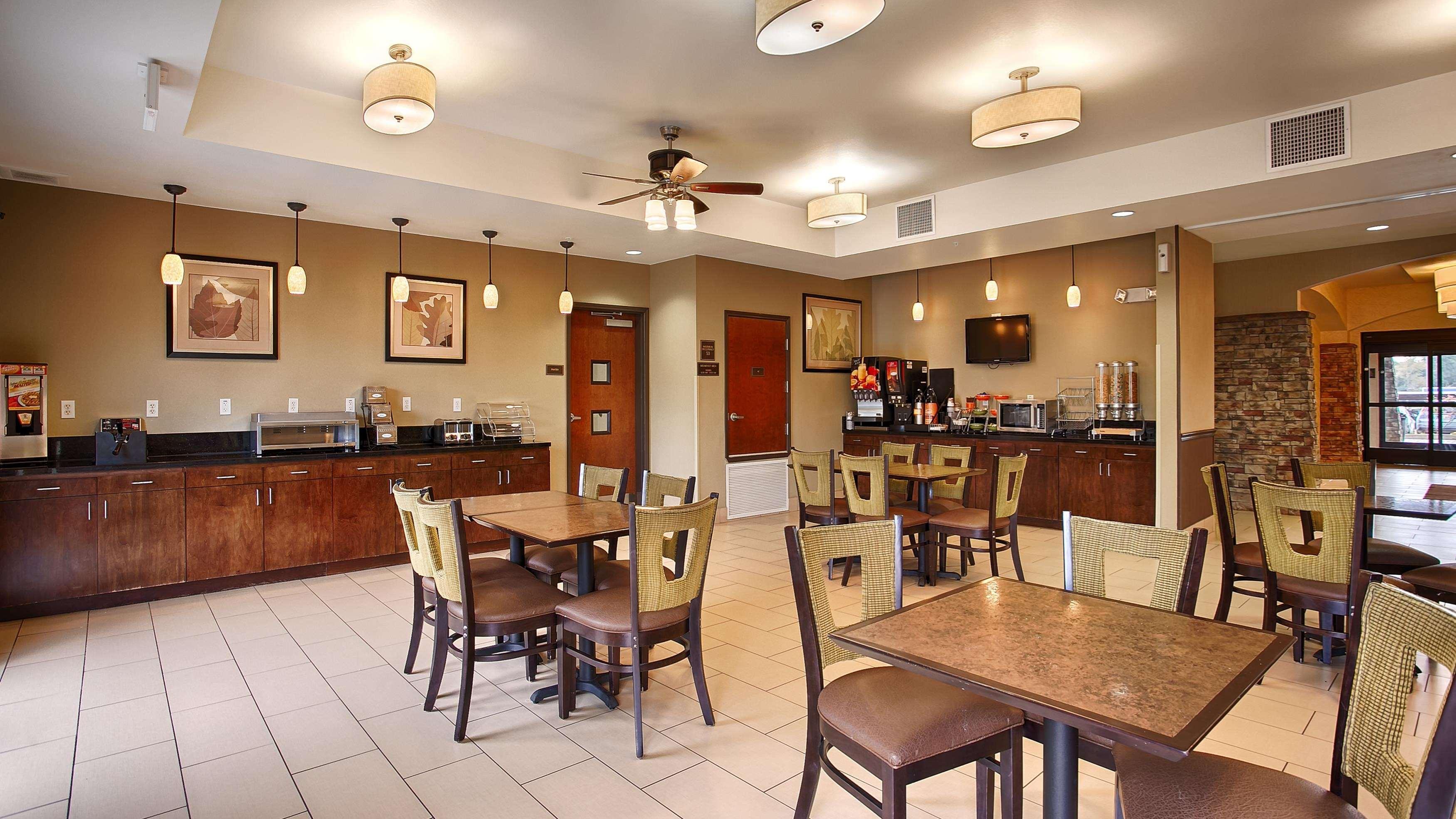 Best Western Plus DeSoto Inn&Suites Mansfield Exterior foto
